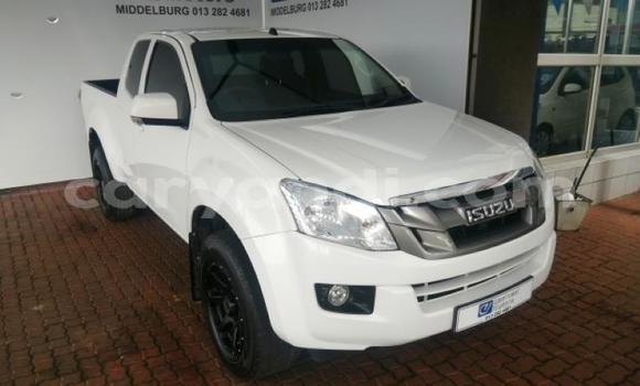 Acheter Occasion Voiture Isuzu KB Blanc à Chilanga, Lusaka Acheter Occasion Voiture Isuzu KB Blanc à Chilanga, Lusaka
