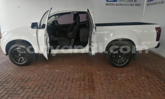 Acheter Occasion Voiture Isuzu KB Blanc à Chilanga, Lusaka Acheter Occasion Voiture Isuzu KB Blanc à Chilanga, Lusaka