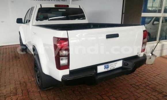 Acheter Occasion Voiture Isuzu KB Blanc à Chilanga, Lusaka Acheter Occasion Voiture Isuzu KB Blanc à Chilanga, Lusaka