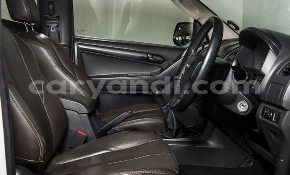 Buy Used Isuzu KB White Car in Chilanga in Lusaka Buy Used Isuzu KB White Car in Chilanga in Lusaka