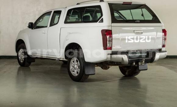 Buy Used Isuzu KB White Car in Chilanga in Lusaka Buy Used Isuzu KB White Car in Chilanga in Lusaka