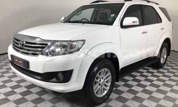 Acheter Occasion Voiture Toyota Fortuner Blanc à Chingola, Zambie Acheter Occasion Voiture Toyota Fortuner Blanc à Chingola, Zambie