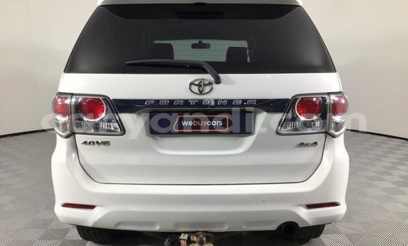 Acheter Occasion Voiture Toyota Fortuner Blanc à Chingola, Zambie Acheter Occasion Voiture Toyota Fortuner Blanc à Chingola, Zambie