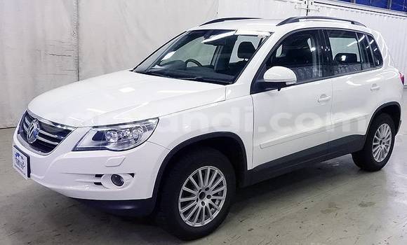 Acheter Import Voiture Volkswagen Touareg Blanc à Lusaka, Zambie Acheter Import Voiture Volkswagen Touareg Blanc à Lusaka, Zambie