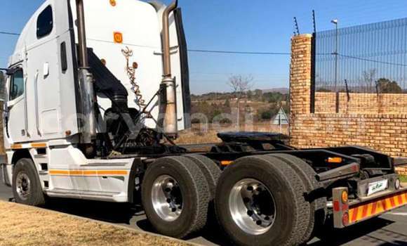 Buy Used Caterpillar 120 White Truck in Chingola in Zambia Buy Used Caterpillar 120 White Truck in Chingola in Zambia