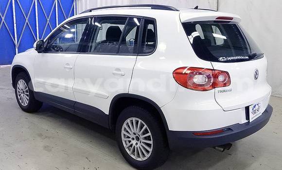 Acheter Import Voiture Volkswagen Touareg Blanc à Lusaka, Zambie Acheter Import Voiture Volkswagen Touareg Blanc à Lusaka, Zambie