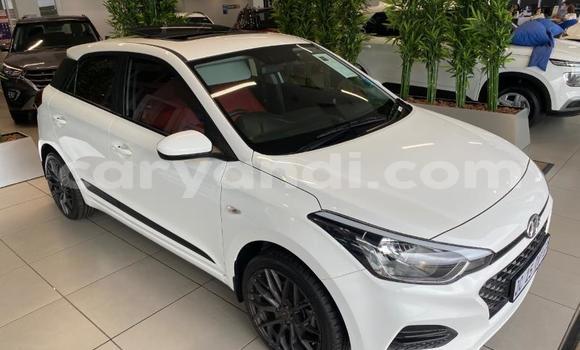 Acheter Occasion Voiture Hyundai i20 Gris à Livingstone, Zambie Acheter Occasion Voiture Hyundai i20 Gris à Livingstone, Zambie