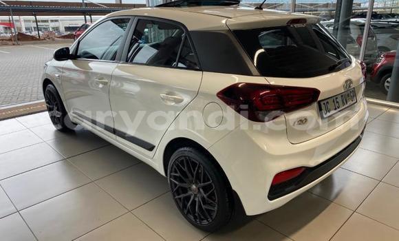 Acheter Occasion Voiture Hyundai i20 Gris à Livingstone, Zambie Acheter Occasion Voiture Hyundai i20 Gris à Livingstone, Zambie