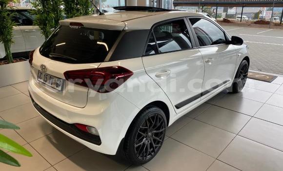 Acheter Occasion Voiture Hyundai i20 Gris à Livingstone, Zambie Acheter Occasion Voiture Hyundai i20 Gris à Livingstone, Zambie