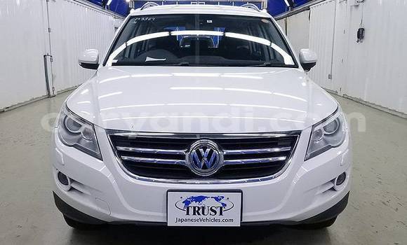 Acheter Import Voiture Volkswagen Touareg Blanc à Lusaka, Zambie Acheter Import Voiture Volkswagen Touareg Blanc à Lusaka, Zambie