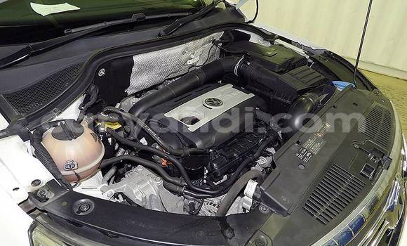 Acheter Import Voiture Volkswagen Touareg Blanc à Lusaka, Zambie Acheter Import Voiture Volkswagen Touareg Blanc à Lusaka, Zambie