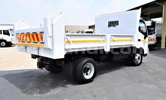 Buy Used Hino 300 Series White Truck in Chingola in Zambia Buy Used Hino 300 Series White Truck in Chingola in Zambia