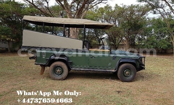 Acheter Occasion Voiture Land Rover Defender Vert à Lusaka, Zambie
