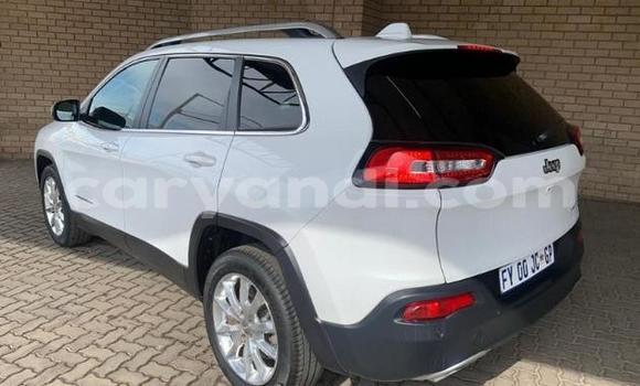 Buy Used Jeep Cherokee White Car in Chingola in Zambia Buy Used Jeep Cherokee White Car in Chingola in Zambia