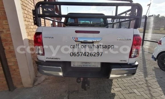 Nunua Ilio tumika Toyota Hilux Nyeupe Gari ndani ya Chingola nchini Zambia Nunua Ilio tumika Toyota Hilux Nyeupe Gari ndani ya Chingola nchini Zambia