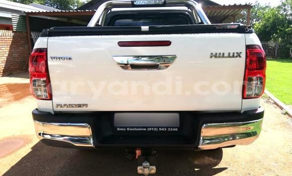 Buy Used Toyota Hilux White Car in Lusaka in Zambia Buy Used Toyota Hilux White Car in Lusaka in Zambia