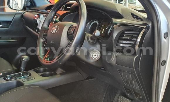 Acheter Occasion Voiture Toyota Hilux Gris à Lusaka, Zambie Acheter Occasion Voiture Toyota Hilux Gris à Lusaka, Zambie