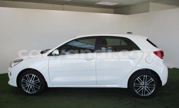 Acheter Occasion Voiture Kia Rio Blanc à Kabwe, Zambie Acheter Occasion Voiture Kia Rio Blanc à Kabwe, Zambie