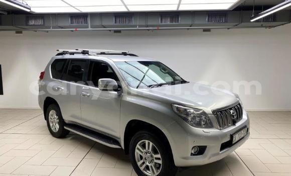 Nunua Ilio tumika Toyota Land Cruiser Prado Nyeupe Gari ndani ya Kitwe nchini Zambia