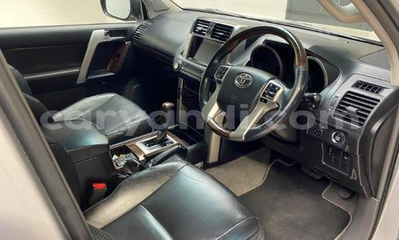 Acheter Occasion Voiture Toyota Land Cruiser Prado Blanc à Kitwe, Zambie Acheter Occasion Voiture Toyota Land Cruiser Prado Blanc à Kitwe, Zambie