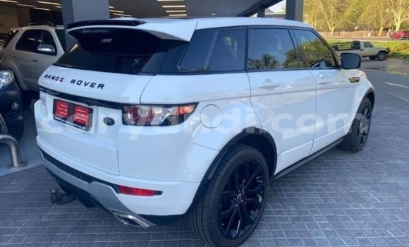 Acheter Occasion Voiture Land Rover Range Rover Evoque Blanc à Chipata, Zambie Acheter Occasion Voiture Land Rover Range Rover Evoque Blanc à Chipata, Zambie