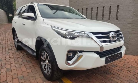 Nunua Ilio tumika Toyota Fortuner Nyeupe Gari ndani ya Chipata nchini Zambia