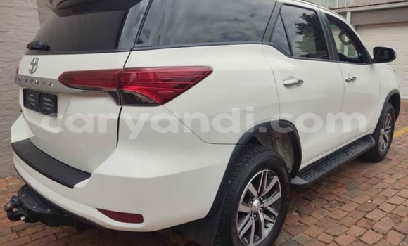Acheter Occasion Voiture Toyota Fortuner Blanc à Chipata, Zambie Acheter Occasion Voiture Toyota Fortuner Blanc à Chipata, Zambie