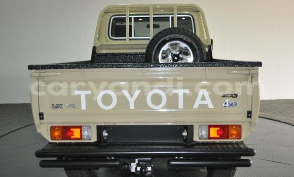 Nunua Ilio tumika Toyota Land Cruiser Brown Gari ndani ya Lusaka nchini Zambia Nunua Ilio tumika Toyota Land Cruiser Brown Gari ndani ya Lusaka nchini Zambia