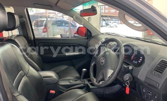 Tenga Tsaru Toyota Hilux Sirivha Mota in Isoka in Northern Tenga Tsaru Toyota Hilux Sirivha Mota in Isoka in Northern