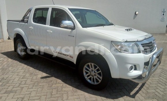 Acheter Occasion Voiture Toyota Hilux Blanc à Lusaka, Zambie Acheter Occasion Voiture Toyota Hilux Blanc à Lusaka, Zambie