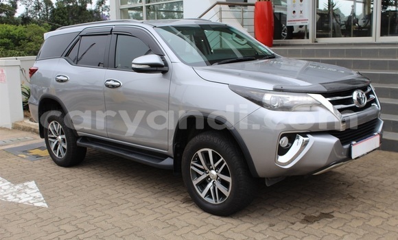 Buy Used Toyota Fortuner Silver Car in Lusaka in Zambia Buy Used Toyota Fortuner Silver Car in Lusaka in Zambia