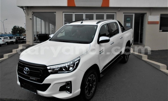 Nunua Ilio tumika Toyota Hilux Nyeupe Gari ndani ya Lusaka nchini Zambia