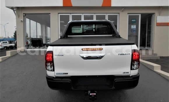 Tenga Tsaru Toyota Hilux Chena Mota in Lusaka in Zambia Tenga Tsaru Toyota Hilux Chena Mota in Lusaka in Zambia