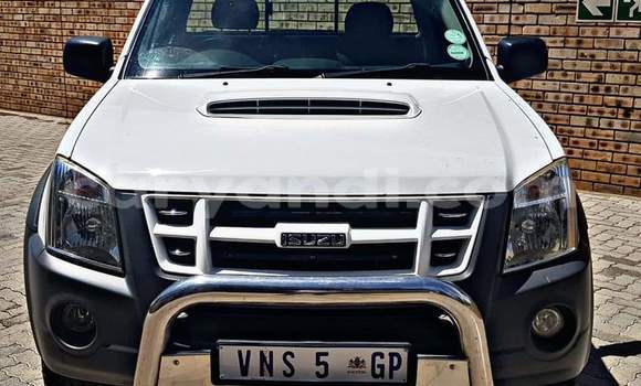 Acheter Occasion Voiture Isuzu KB Blanc à Livingstone, Zambie Acheter Occasion Voiture Isuzu KB Blanc à Livingstone, Zambie