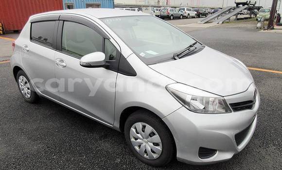 Acheter Import Voiture Toyota Vitz Gris à Lusaka, Zambie Acheter Import Voiture Toyota Vitz Gris à Lusaka, Zambie