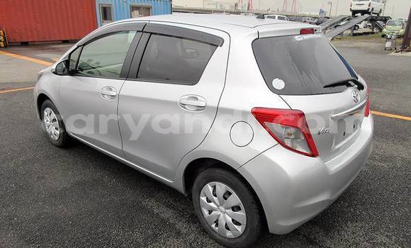 Acheter Import Voiture Toyota Vitz Gris à Lusaka, Zambie Acheter Import Voiture Toyota Vitz Gris à Lusaka, Zambie