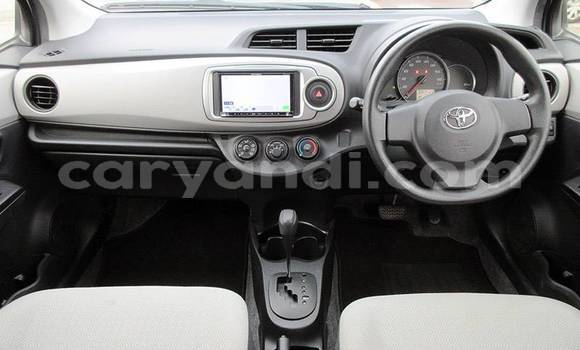Acheter Import Voiture Toyota Vitz Gris à Lusaka, Zambie Acheter Import Voiture Toyota Vitz Gris à Lusaka, Zambie