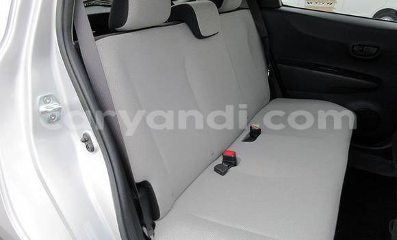 Acheter Import Voiture Toyota Vitz Gris à Lusaka, Zambie Acheter Import Voiture Toyota Vitz Gris à Lusaka, Zambie