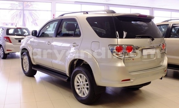 Tenga Tsaru Toyota Fortuner Zvimwe Mota in Lusaka in Zambia Tenga Tsaru Toyota Fortuner Zvimwe Mota in Lusaka in Zambia