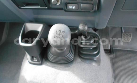 Nunua Ilio tumika Toyota Land Cruiser Nyeupe Gari ndani ya Sesheke nchini Magharibi Nunua Ilio tumika Toyota Land Cruiser Nyeupe Gari ndani ya Sesheke nchini Magharibi