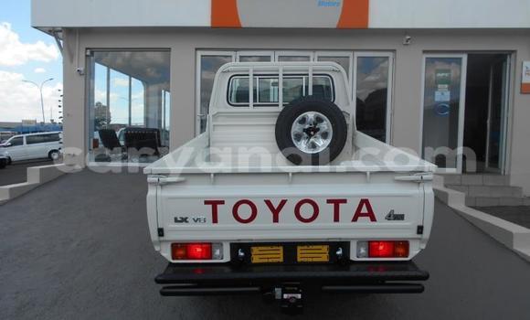 Nunua Ilio tumika Toyota Land Cruiser Nyeupe Gari ndani ya Sesheke nchini Magharibi Nunua Ilio tumika Toyota Land Cruiser Nyeupe Gari ndani ya Sesheke nchini Magharibi