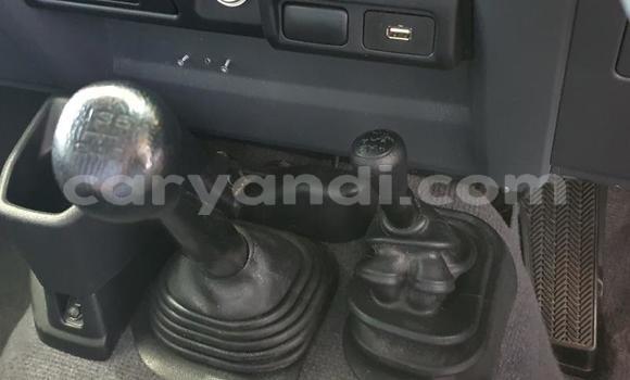 Nunua Ilio tumika Toyota Land Cruiser Fedha Gari ndani ya Chipata nchini Zambia Nunua Ilio tumika Toyota Land Cruiser Fedha Gari ndani ya Chipata nchini Zambia