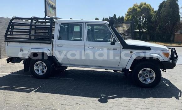 Nunua Ilio tumika Toyota Land Cruiser Nyingine Gari ndani ya Lusaka nchini Zambia Nunua Ilio tumika Toyota Land Cruiser Nyingine Gari ndani ya Lusaka nchini Zambia