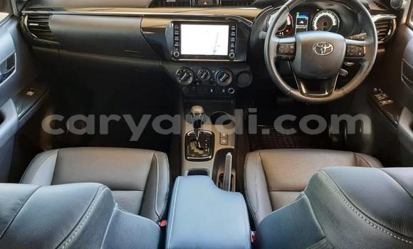 Nunua Ilio tumika Toyota Hilux Beige Gari ndani ya Chililabombwe nchini Copperbelt Nunua Ilio tumika Toyota Hilux Beige Gari ndani ya Chililabombwe nchini Copperbelt