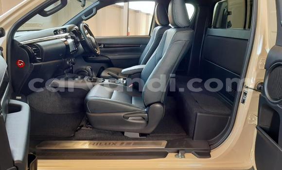 Nunua Ilio tumika Toyota Hilux Beige Gari ndani ya Chililabombwe nchini Copperbelt Nunua Ilio tumika Toyota Hilux Beige Gari ndani ya Chililabombwe nchini Copperbelt