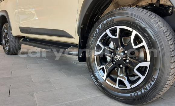 Nunua Ilio tumika Toyota Hilux Beige Gari ndani ya Chililabombwe nchini Copperbelt Nunua Ilio tumika Toyota Hilux Beige Gari ndani ya Chililabombwe nchini Copperbelt