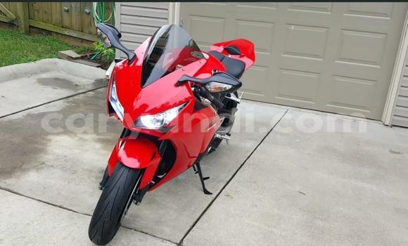 Acheter Occasion Moto Honda CBR 1000 RR Rouge à Chambishi, Copperbelt Acheter Occasion Moto Honda CBR 1000 RR Rouge à Chambishi, Copperbelt