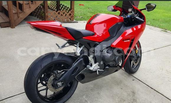 Acheter Occasion Moto Honda CBR 1000 RR Rouge à Chambishi, Copperbelt Acheter Occasion Moto Honda CBR 1000 RR Rouge à Chambishi, Copperbelt