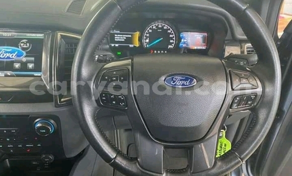 Acheter Occasion Voiture Ford Everest Bleu à Lusaka, Zambie Acheter Occasion Voiture Ford Everest Bleu à Lusaka, Zambie