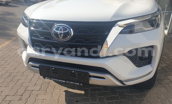 Acheter Occasion Voiture Toyota Fortuner Blanc à Chingola, Zambie Acheter Occasion Voiture Toyota Fortuner Blanc à Chingola, Zambie